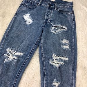 BRANDY MELVILLE ripped jeans